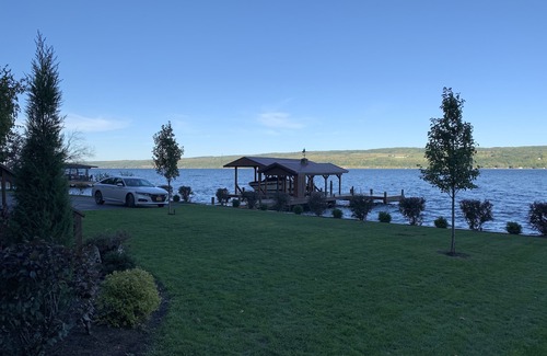Valois Maison | Just Us - Private Waterfront Home on Seneca Lake. Dog Friendly!