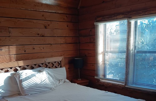 Weatherford Cabine | Just What You Were Looking For! Full Kitchen, Outdoor Pool, Free Parking