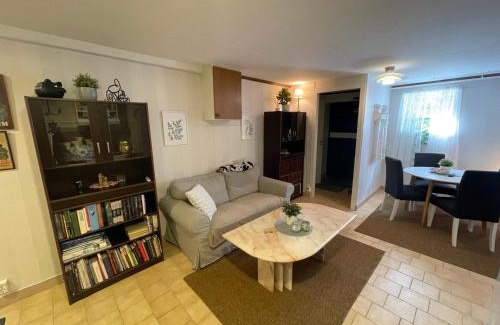 Gusum Appartement | Källarlägenhet Centrumvägen Gusum