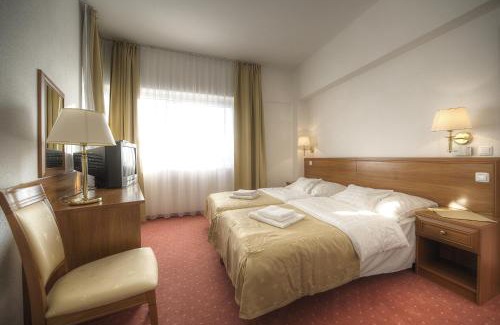 Balatonszarszo Hôtel | Két Korona Konferencia és Wellness Hotel