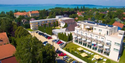 Balatonszarszo Hôtel | Két Korona Konferencia és Wellness Hotel