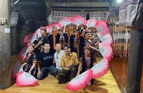 Ngoi Tu Maison | Kính kiều homestay