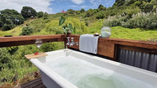 Tapu Maison | Kōtare Cabin, Thames Coast