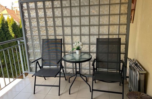 Heviz Appartement | KŐNIG APARTMAN II./RÓZA APARTMAN/ 300 MÉTERRE A HÉVÍZI TERMÁL TÓTÓL!