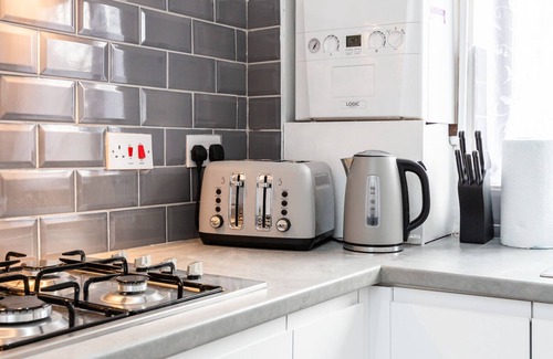 Becontree Maison | K Suites - Cozy 2 Bedroom with Parking and WiFi