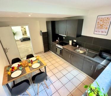 Kaarst Appartement | Kaarst-Apt für 4, Zentral, Gemütlich, privater Parkplatz