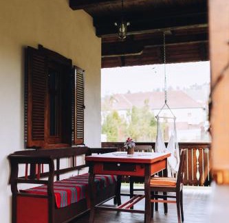 Comiat Maison | Kacor Guesthouse