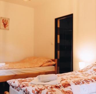 Comiat Maison | Kacor Guesthouse