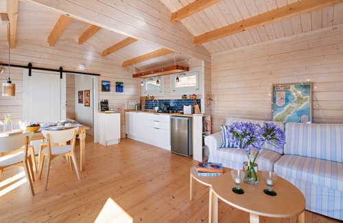 Waitao Maison | Kaiate - Papamoa Hills Holiday Cabin
