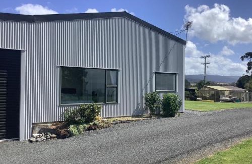 Kaiaua Appartement | Kaiaua Bayview Farm Apartment