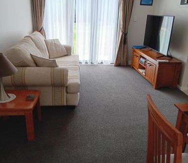 Kaiaua Appartement | Kaiaua Bayview Farm Apartment