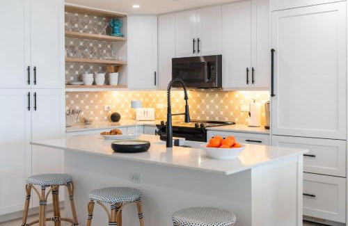 Rum Point Appartement | Kailua - Modern Waterfront Condo with Shared Pool and Hot Tub, Short Walk to the Kaibo