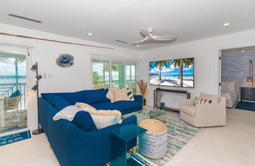 Rum Point Appartement | Kailua - Modern Waterfront Condo with Shared Pool and Hot Tub, Short Walk to the Kaibo