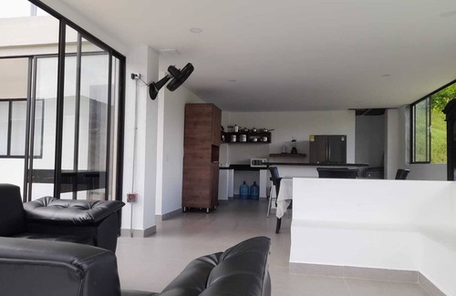 Sopetran Maison | Kairos Finca de lujo en Sopetrán con piscina, jacuzzi, ¡deck con hermosa vista!
