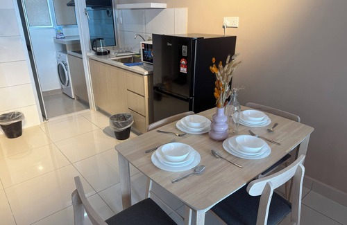 Kajang Appartement | Kajang Mirai Cozy 2BR Stay | Easy Access to KL & Bangi | Netflix + WIFI