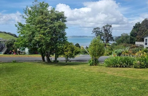 Tawharanui Cabine | Kaka Cabin with amazing views and birdlife