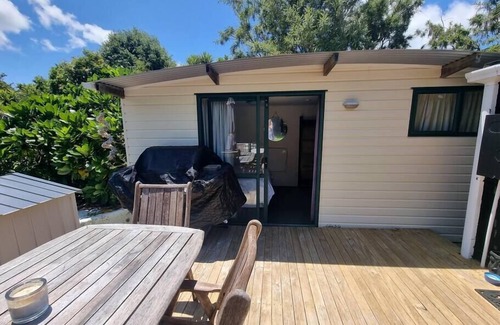 Tawharanui Cabine | Kaka Cabin with amazing views and birdlife