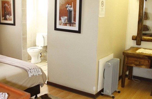 Emalahleni Maison | Kalahari Guest House
