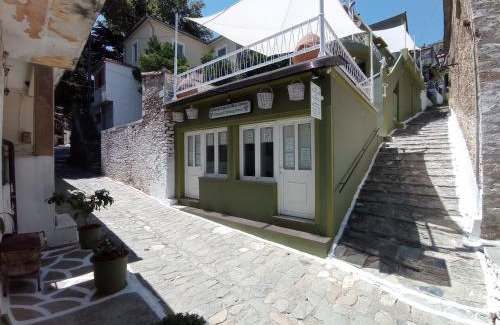 Chrisochorafa Appartement | Kalderimi 'Olive Green' Traditional House