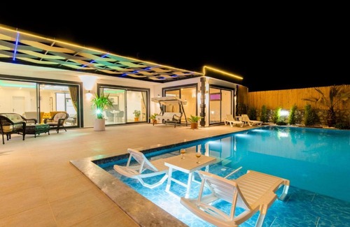 Faralya Appartement | Kalkanda Hamam Sauna ve Jakuzili Villa Golf