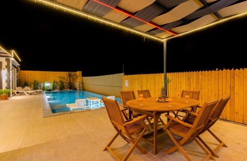 Faralya Appartement | Kalkanda Hamam Sauna ve Jakuzili Villa Golf