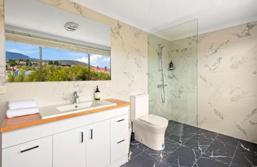 New Town Maison | Kallara House walk to restaurant strip
