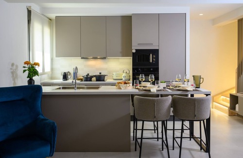 Istron Maison | Kalos Luxury Homes, Beach Loft III with Private Jacuzzi,The Beachside Experience