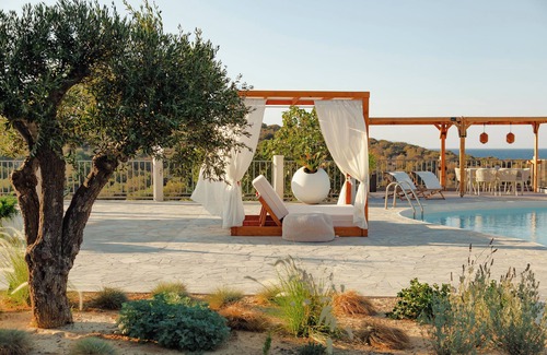 Istron Maison | Kalos Luxury Homes, Beach Loft III with Private Jacuzzi,The Beachside Experience