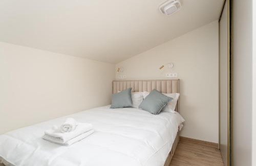 Stare Podgorze Appartement | Kalwaryjska Elegant Stay Studios by BookingHost