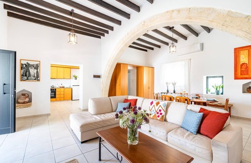Peyia Town Maison | Kamara Boutique Guest Houses by Ezoria - Katoi