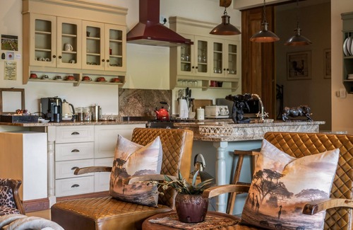Malelane Cabine | Kambaku River Lodge