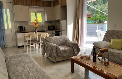 Kamena Vourla Appartement | Kamena Home Apartment in Kamena Vourla