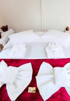 Zaros Maison | Kamihis Farm House Experience