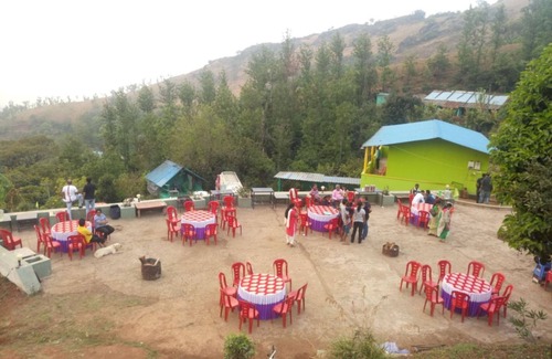Chikkamagaluru Maison | KANASU HOMESTAY IL EST UN ENDROIT SITUÉ ENTRE LES DOMAINES DE CAFÉ DES MONTAGNES