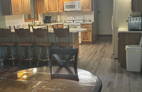 Charlton Heights Maison | Kanawha River Mountain House