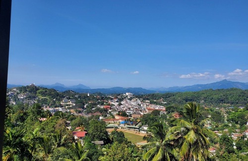 Kandy Appartement | Kandy City View MPM Apartments 4B 3 Bed Room (FULLY AIR CONDITIONED APARTMENT)