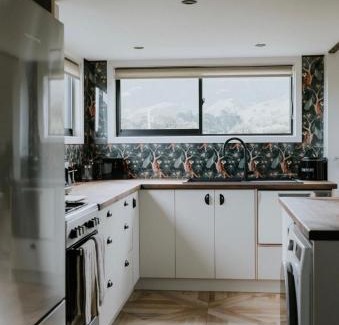 Hapuku Maison | Kanuka Terrace - The Little Black House