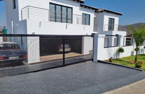 Mbombela Maison | Kanyamazane Guesthouse 1214