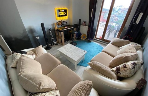 Izmit Appartement | Evde her türlü araç gereçler var