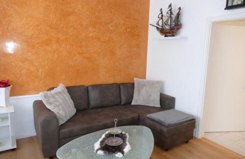 Brunsbuttel Appartement | Kapitänshaus Schäfer App Kapitän