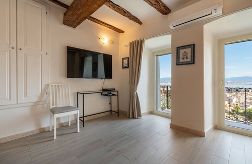 Historic Castle District Maison | Karalis Relais: Appartement privé avec jacuzzi