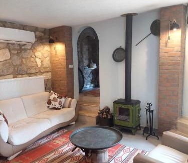 Selcuk Maison | Karameşe Taş Ev - Karameşe Stone House