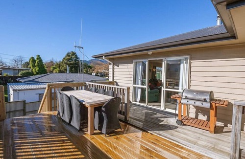 Taupo Maison | Karamu Retreat - great base for group or family, quiet area, two storey, sunny with outdoor deck.