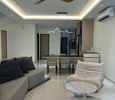 Gua Maison | Karaoke Cozy Landed Home at Sutera n Paradign for 10pax