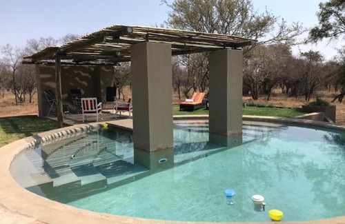 Leeupoort Maison | Kareefontein 8 Bedroom Lodge IKH1