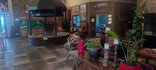 Zeerust Maison | Kareespruit Game Ranch & Guest House