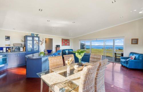 Rangiputa Maison | Karikari Beach House - Rangiputa Holiday Home