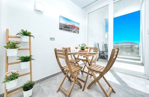 Caleta de Famara Chalet De Ski | Karma Famara 1 - 25m de la plage, wifi rapide et terrasse sur le toit