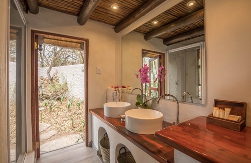 Maruleng Cabine | Karongwe Portfolio - Kuname Lodge