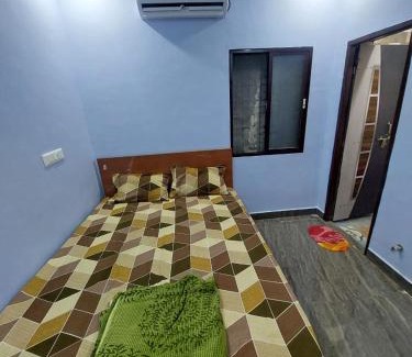 Kamalapur Maison | Karthik family guest house
